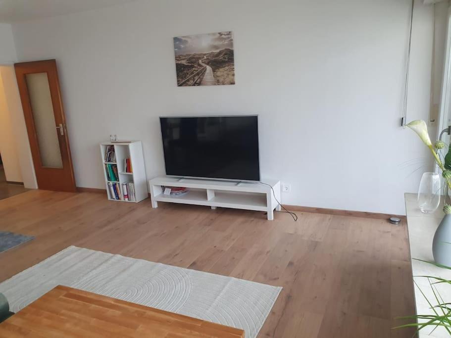 Gemuetliche 3-zimmer-wohnung Mit Tg-stellplatz - Top-lage In Karlsruhe